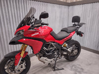 Rückenlehne und Adapterplatte zum Anbringen an SW Motorech Alu Rack